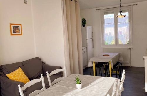 Muides-sur-Loire Cottage | Charming Cottage with Private Yard, Near Loire Castles and Cycling Routes