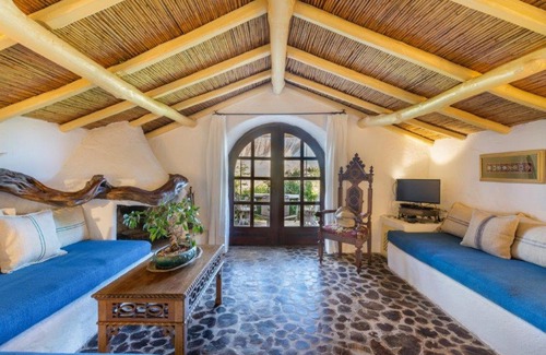 San Pantaleo House | Charming Cottage Il Glicine a San Pantaleo