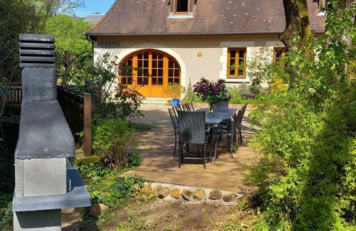 Vinon Cottage | Charming Cottage with Spa, Billiards, Garden and Ping-Pong