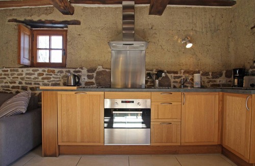 Hudimesnil Cottage | Charming country home with enclosed garden and WiFi