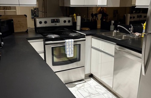 Downtown Halifax Apartment | Charming D-Town Halifax 1BRM apartment -Walking distance to HFX Waterfront
