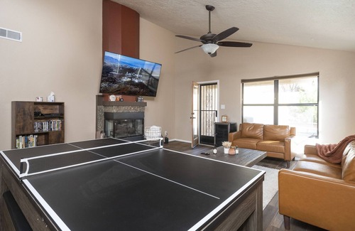 Mesilla Park House | Charming desert oasis- Conveniently located near NMSU, golf course, and highway.