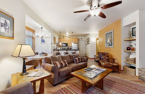 Whitefish Condo | Charming Dog-Friendly Condo with Hot Tub - Walk to the Slopes