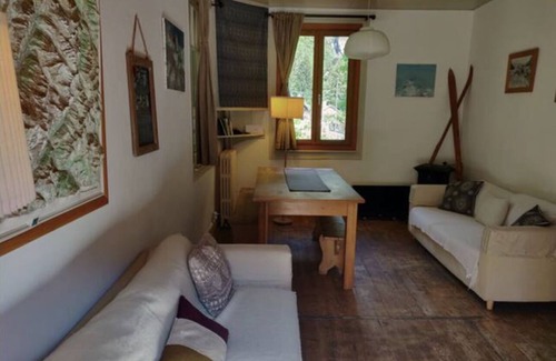 Chamonix-Mont-Blanc House | Charming family friendly chalet - quiet residential area of Chamonix