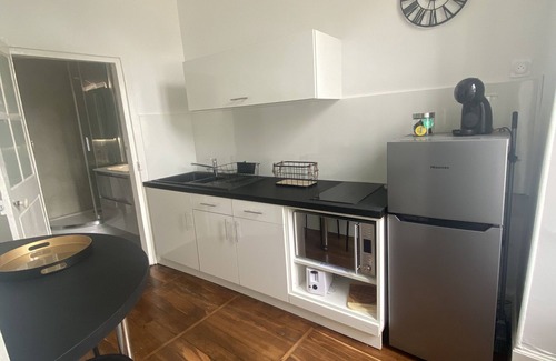 Auxerre Apartment | Charming F1 apartment, quiet, in the town center, Parking at the foot of the building