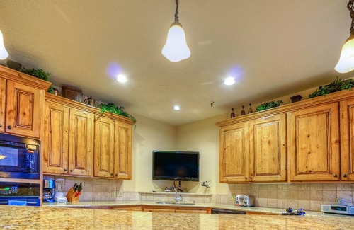 Deer Valley Villa | Charming family- friendly 4-bedroom villa with wi-fi and hot tub