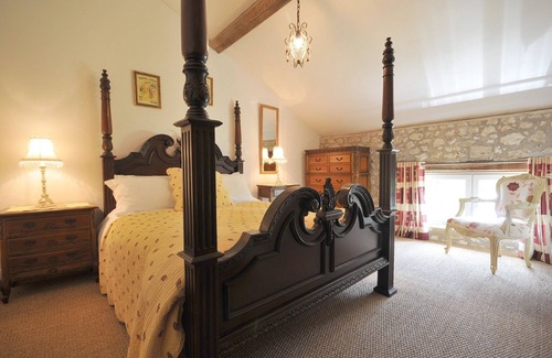 Loubezs-Bernac Other | Charming farmhouse property Sleeps 8 in 4 en-suite bedrooms.Large heated pool.