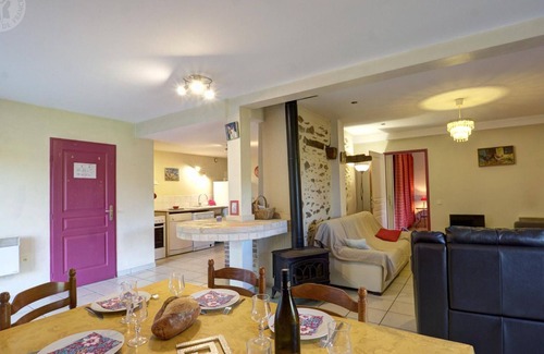 La Terrasse-sur-Dorlay Cottage | Charming Cottage with Parking and Pets Allowed near Pilat Park