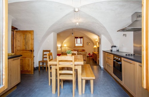 Monetier-les-Bains Apartment | Charming Serre-chevalier/Monetier 4/6-person apartment with garden.