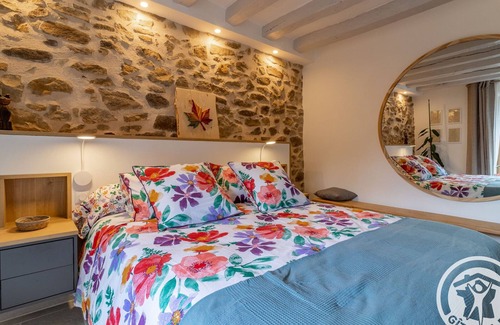 La Roche Foulques Bed & Breakfast | Charming Guest Room with Pool near Angers Expo - Tranquil Setting, Private Terrace