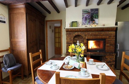 Saint-Bomer-les-Forges Cottage | Charming 19th-Century Home: WiFi, Fireplace, Baby Gear, Garden, Pet-Friendly, Cozy Countryside Retreat
