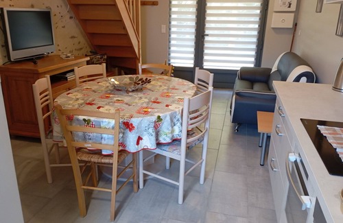 Saint-Benoit-sur-Loire Cottage | Charming Farmhouse Near Orleans, 2 Bedrooms, Private Terrace, UNESCO Area, Parking Included