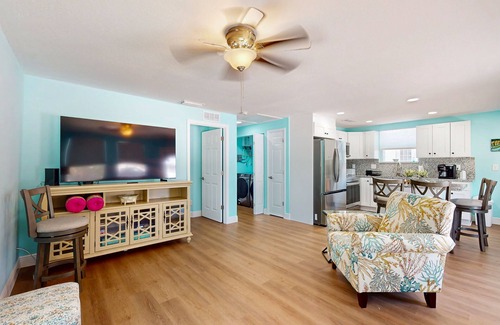 Bradenton Beach Cottage | Charming, fully remodeled cottage steps from beach with WiFi & central AC
