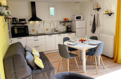 Poce-sur-Cisse Cottage | Charming Gîte with Private Garden, Close to Amboise, Perfect for Relaxation and Exploration