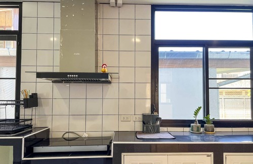 Wat Ket House | Charming Home in Local Area near River - 10 min to Old City