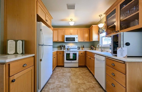 Dayton Cottage | Charming Historic Cottage on Vineyard