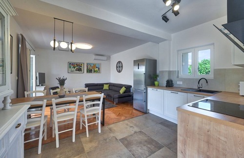 Kras House | Charming holiday house Crassula, your ideal family holiday