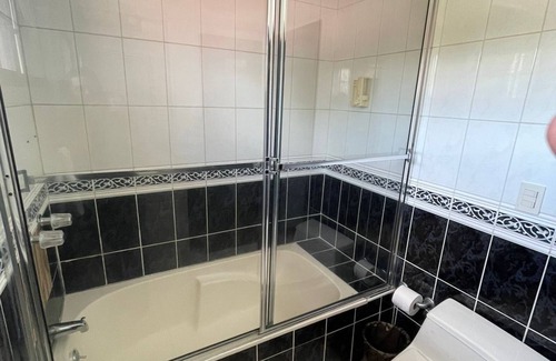San Pedro Sula Hotel | Charming hotel with 1 bedroom and AC, WiFi in vibrant San Pedro Sula