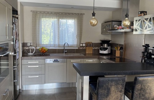 Pierrefeu-du-Var House | Charming house bathed in sunshine between sea, countryside in the middle of vineyards