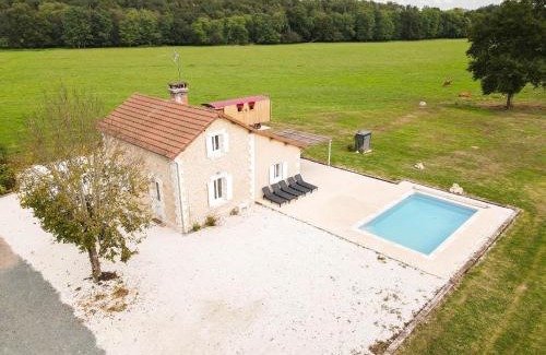 Hautefort House | Charming House in Hautefort with Pool & Nature
