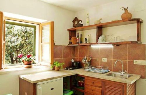Cove Basina (Jelsa) House | Charming House Selca + BBQ