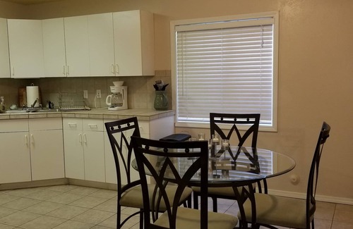 Heber House | Charming, light, bright 2 bedroom apartment