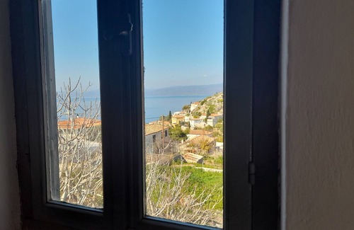 Hydra House | Charming little house with garden in the heights of the island