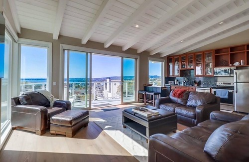 Bay Park House | Charming loft with BBQ/OCEAN VIEW. in sunny San Diego.