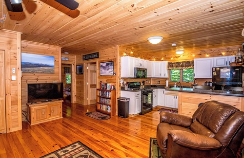 Intervale Cabin | Charming Log Cabin Getaway in the White Mountains