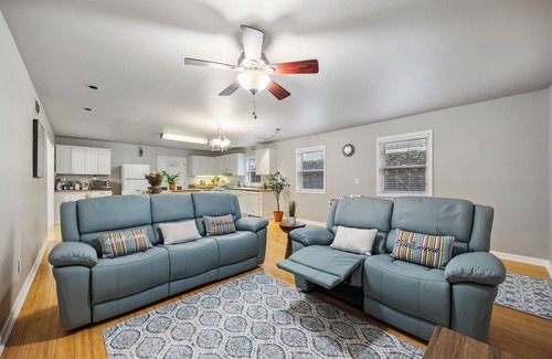 Midtown Sacramento Apartment | Charming Midtown Home w/King Bed, Private Parking, near Sutter Medical