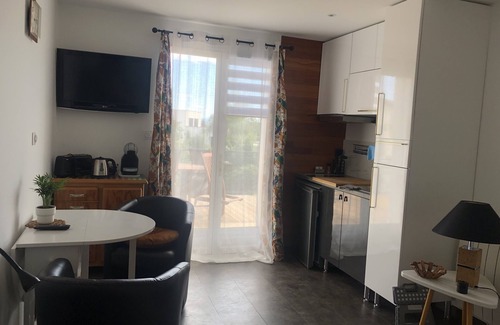 Moingt House | Charming modern studio with terrace overlooking the Forez plain