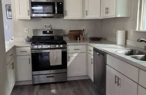 Ben Lomond House | Charming mountain get away 1-bedroom house in cool Ben Lomond with WiFi