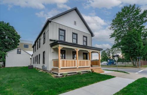 Saratoga Springs House | Charming Newly Renovated House Next Door to Track