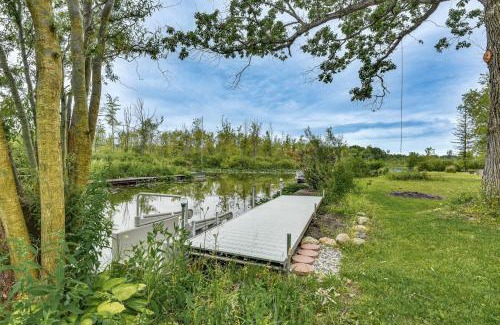 Reading House | Charming Reading Home with Lake Views and Private Dock