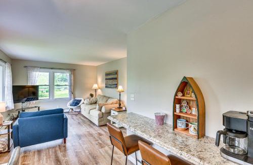 Reading House | Charming Reading Home with Lake Views and Private Dock