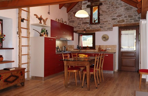 Fontainemore Cottage | Charming, restored cottage sleeps 4