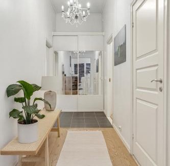 Tromso Apartment | Charming Retro-Modern Apartment in Centrum North