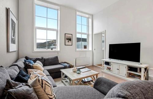 Tromso Apartment | Charming Retro-Modern Apartment in Centrum North