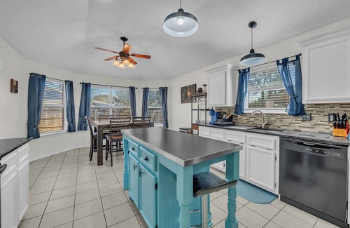 Killeen House | Charming Rustic Retreat with 4-bedroom house with WiFi in enchanting Killeen