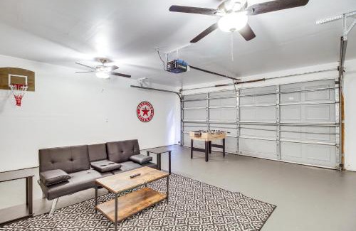 Savannah House | Charming Savannah Vacation Rental with Game Room!