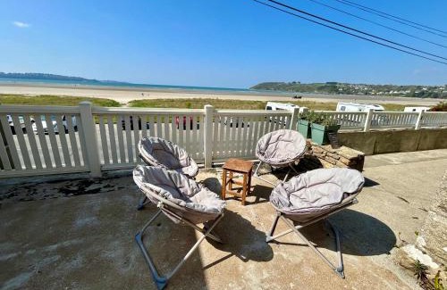 Saint-Michel-en-Greve House | Charming seaside family home - sleeps 8