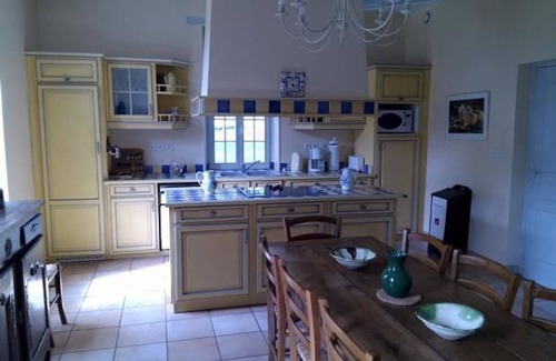 Dureil Cottage | Charming Spacious Cottage with Fireplace, WiFi, and Large Garden Near Sarthe River