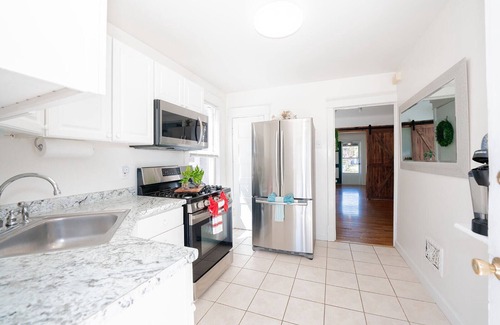 St. Louis House | Charming Sparking Clean Renovated CityHouse 5mins Botanical Garden