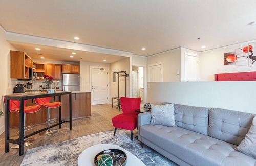 Downtown Eugene Apartment | Charming Studio Near University of Oregon with Fast Wi-Fi and Parking!