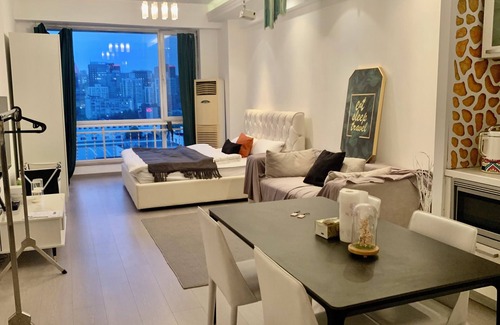 Shuangjing Apartment | Charming studio with Beijing CBD view and WiFi, AC