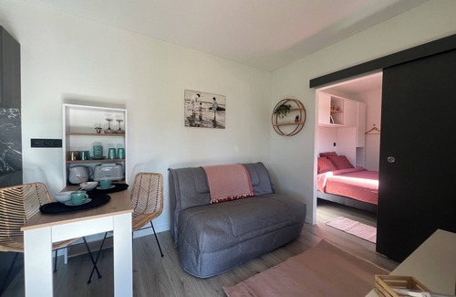 Blainville-sur-Mer Ski Chalet | Charming Tiny House "Phare du Senequet" (Senequet lighthouse)