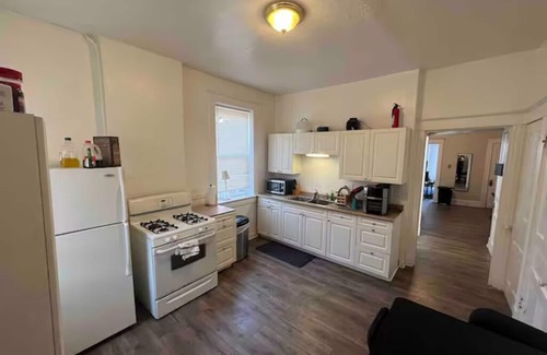 St. Louis House | Charming townhome with WiFi and AC in lovely St. Louis