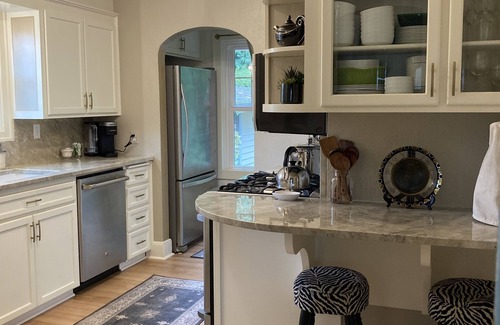 Eugene House | Charming Two-story 1940s 4-Bdroom home, 10-15 min. from University of Oregon