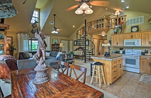 Vian House | Charming Vian Retreat w/Private Deck & Grills!