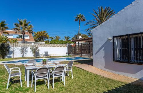 Urbanizacion Marbessa Villa | Charming Villa on the seafront